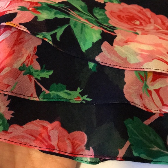 Lauren Ralph Lauren navy skirt with pink flowers - Picture 3 of 9